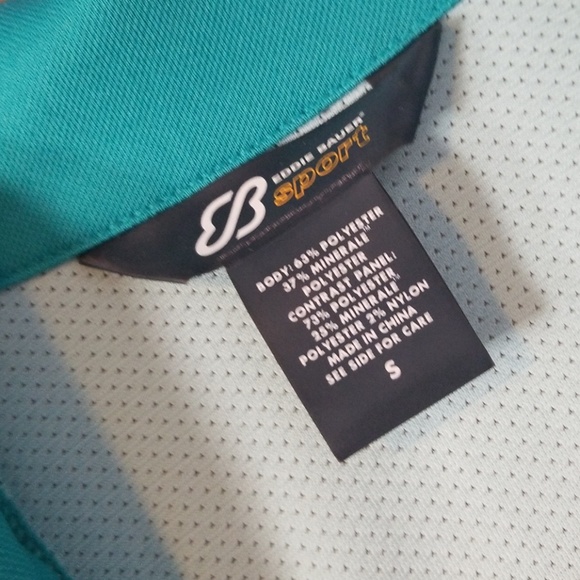 athletic pullover - Picture 3 of 3